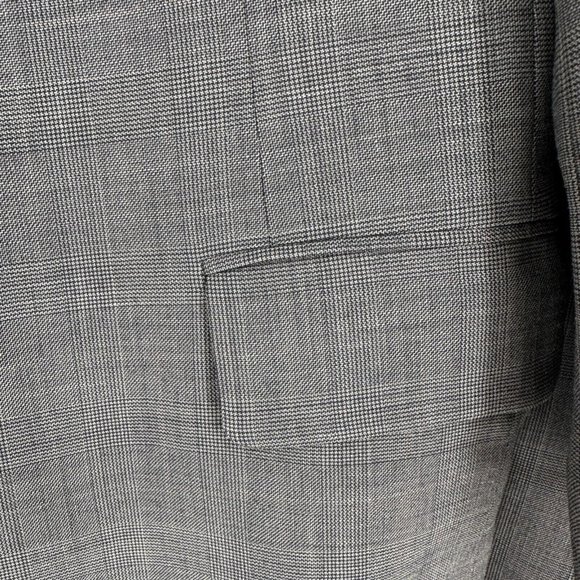 Jos A Banks Traveler's Collection Suit Men's Gray Jacket and Slacks EUC - Picture 2 of 10